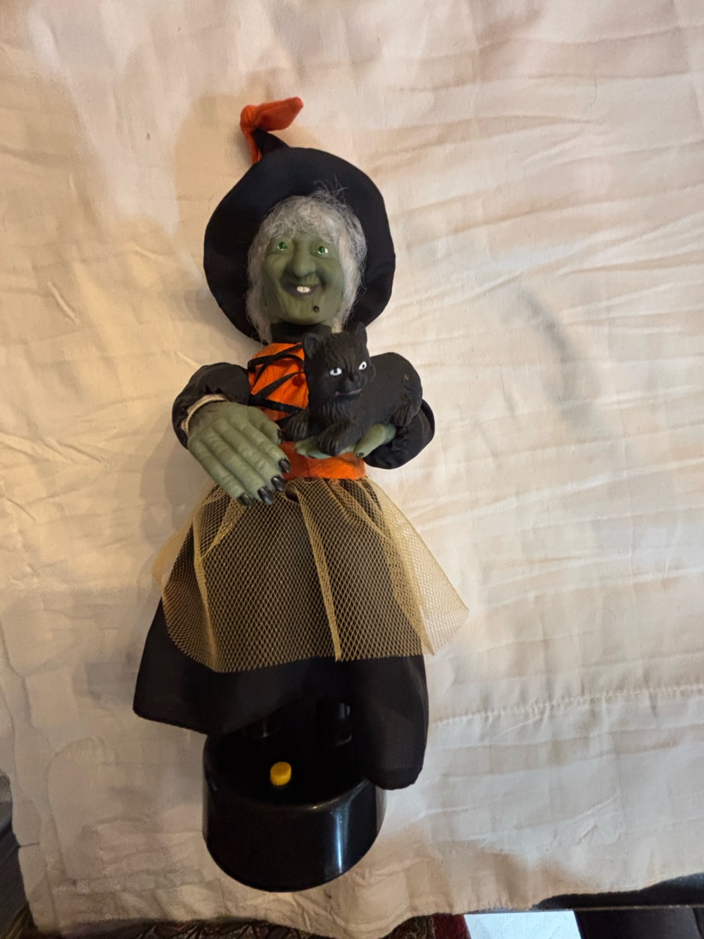 Gemmy Vintage Small Witch Black Eyes Light Only
